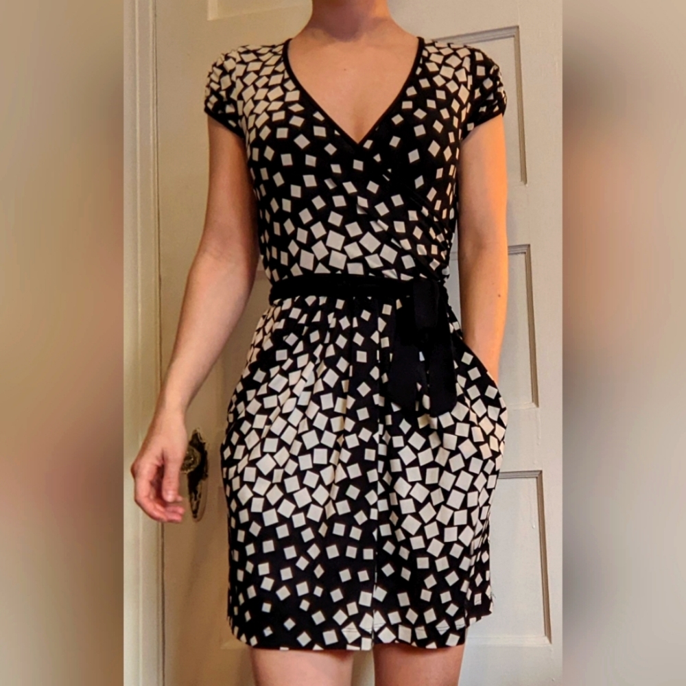 Women's Black and White Speckless Wrap-Style Dress with Pockets, Size Small